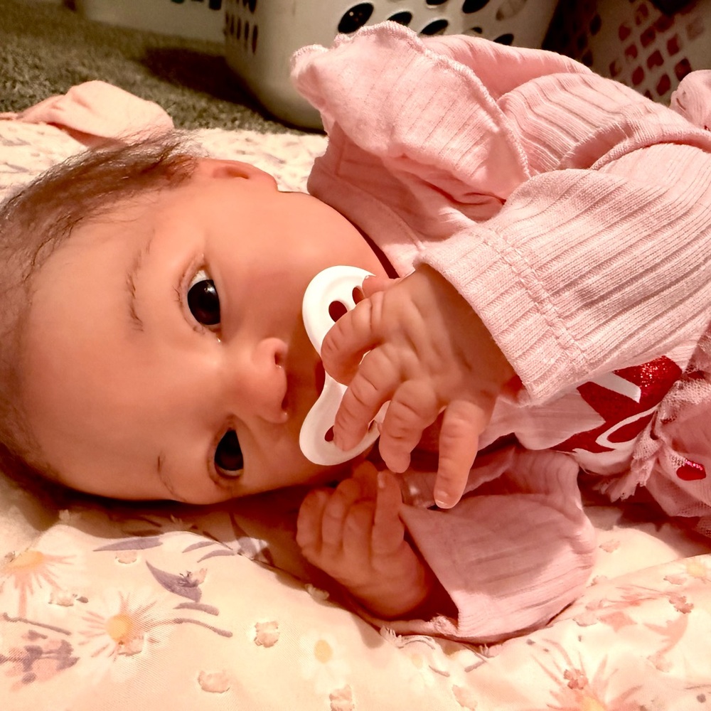 Reborn baby doll Olive brown hair New custom baby - Picture 7 of 9
